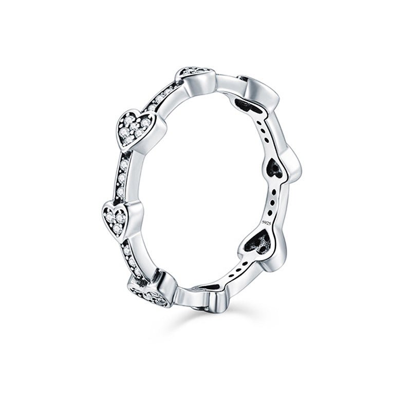 Nhẫn bạc trái tim quyến rũ CDE CDE8059SV