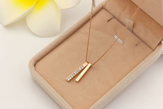 Vòng cổ hoa hồng vàng CDE Love Stick CDE6038RG