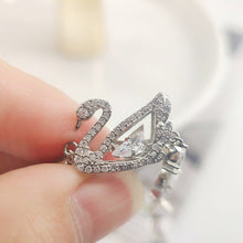 Vòng tay bạc CDE Crystal Dancing Swan CDE2035SV 