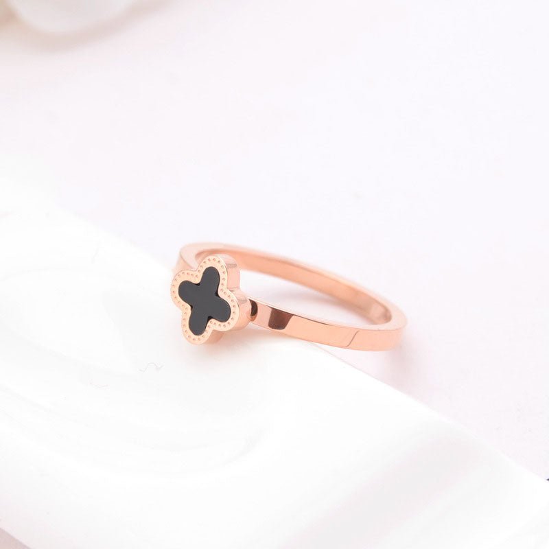 Nhẫn CDE Lucky Four Leaf Ring vàng hồng CDE8085BL dành cho nữ