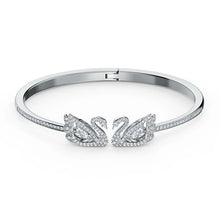Vòng tay CDE Dancing Swan White Bạc CDE2122SV