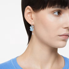 Hoa tai nữ CDE Iconic Swan Blue Crystal CDE3144