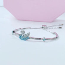 Vòng tay CDE Blue Iconic Swan màu xanh CDE2139