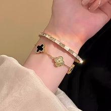CDE Four Leaf Clover Bracelet in Green for both men and women, CDE2163WH
