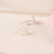 Bông tai bạc CDE Windmill Flower Bông tai bạc Sterling CDE3225