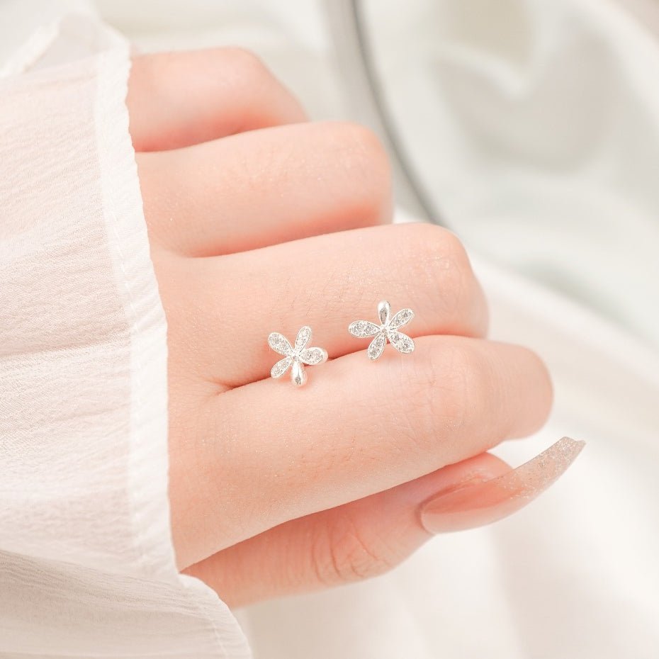 Hoa tai bạc CDE hoa cúc nhỏ CDE3213 Hoa tai bạc Sterling