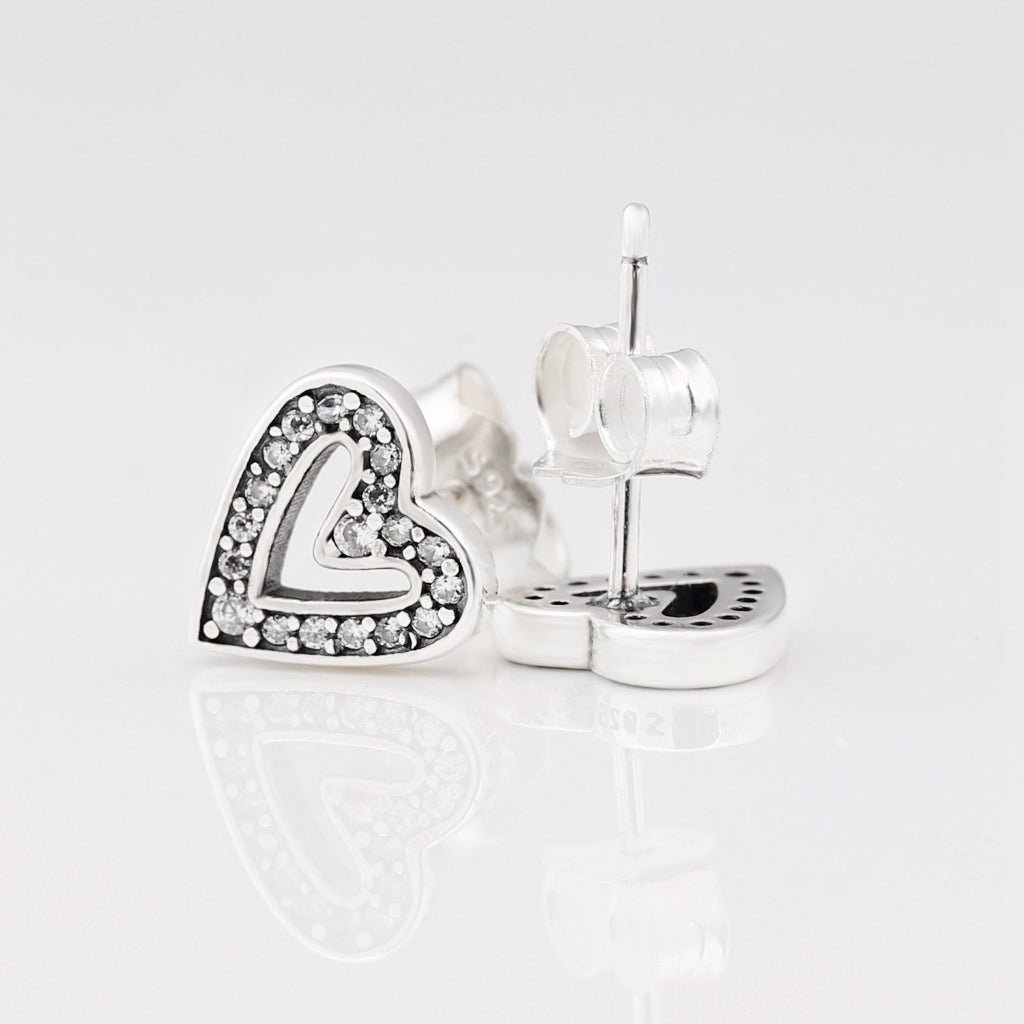 Hoa tai bạc đính đá lấp lánh CDE Freehand Heart Stud CDE3276SV