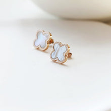 Bông tai 4 lá may mắn CDE Vàng hồng CDE3023RG.WH